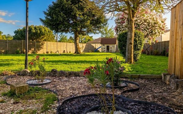 Maison à vendre    14 pièces • 437 m2 Saintes