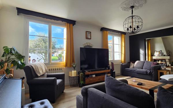 Maison à vendre    14 pièces • 437 m2 Saintes