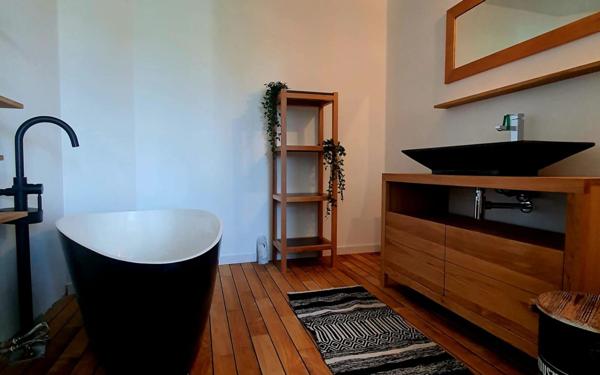 Maison à vendre    14 pièces • 437 m2 Saintes