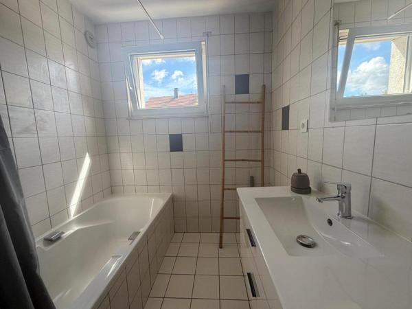 Appartement avec jardin, terrasse et garage