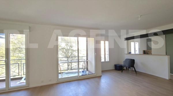 Appartement rénové – 2 chambres – Rive droite – GARAGE fermé – Balcon – 90 m² – Le Mans