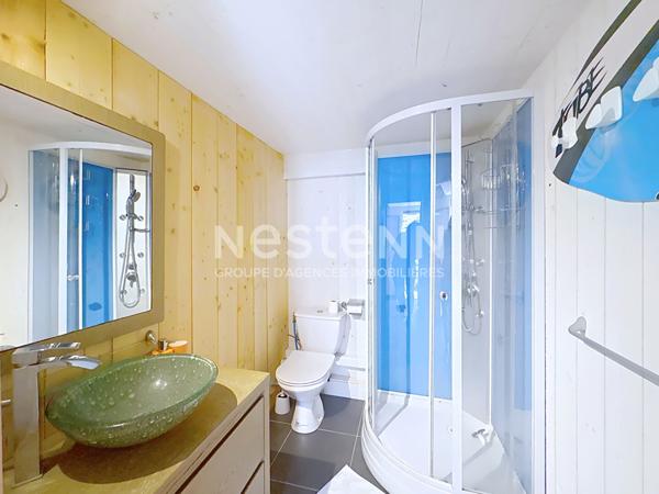 Chalet authentique en ossature bois 4 pièces dont 3 chambres de 63 m2 avec grande terrasse de 40 m² à Gruissan Plage des Chalets