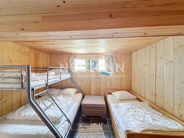 Chalet authentique en ossature bois 4 pièces dont 3 chambres de 63 m2 avec grande terrasse de 40 m² à Gruissan Plage des Chalets