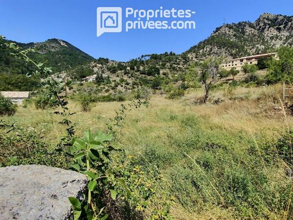 Terrain constructible avec bâtis 5000 m2 Utelle