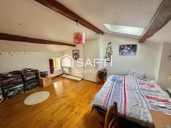 MAISON 2 CHAMBRES UN BUREAU ET DEPENDANCE PROCHE CENTRE ECHIRE !