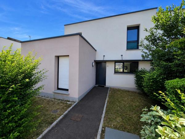 Maison à vendre maison contemporaine 6 pièces SAINT BERTHEVIN (53)