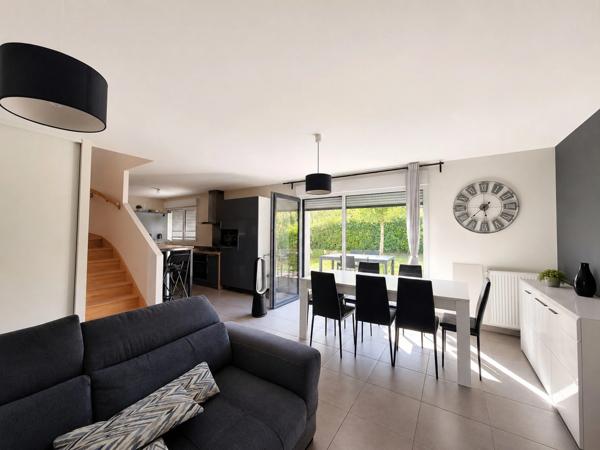 Maison à vendre maison contemporaine 6 pièces SAINT BERTHEVIN (53)