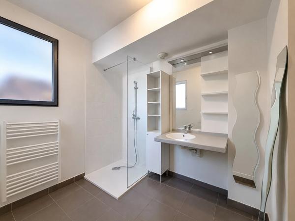 Maison à vendre maison contemporaine 6 pièces SAINT BERTHEVIN (53)