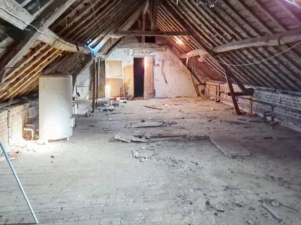 Vente                                                      Maison de village
                        
                     5 pièces                      109 m2                     à Crécy-sur-Serre