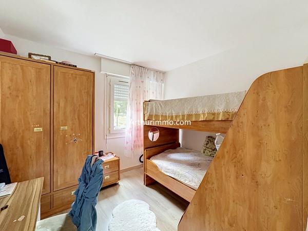 Vente                                                      Appartement
                        
                     4 pièces                      65 m2                     à Créteil
