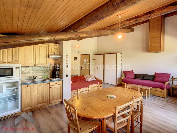 Chalet composé de 2 studios et de 4 appartements pour 265 m2