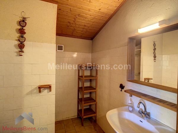 Chalet composé de 2 studios et de 4 appartements pour 265 m2