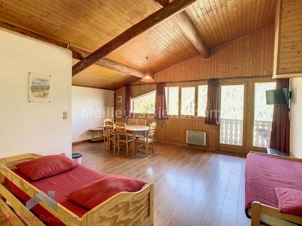 Chalet composé de 2 studios et de 4 appartements pour 265 m2