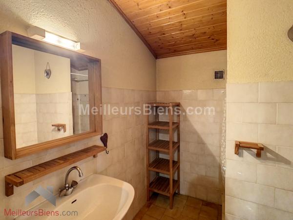 Chalet composé de 2 studios et de 4 appartements pour 265 m2