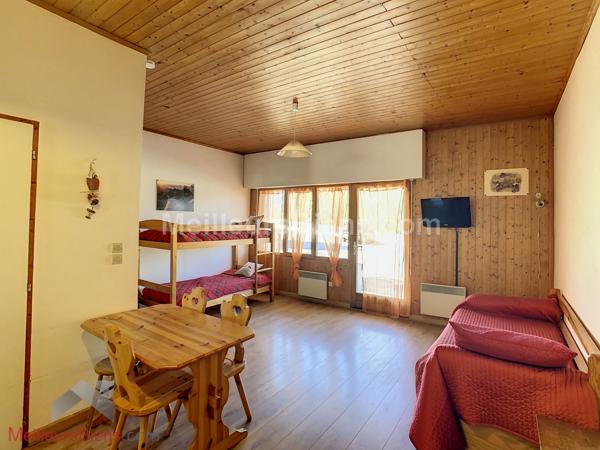 Chalet composé de 2 studios et de 4 appartements pour 265 m2