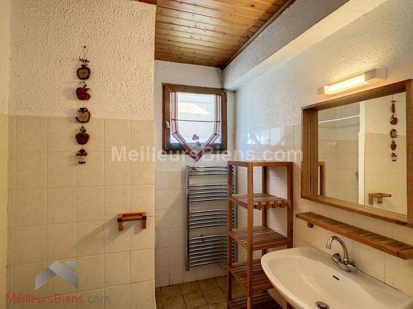 Chalet composé de 2 studios et de 4 appartements pour 265 m2