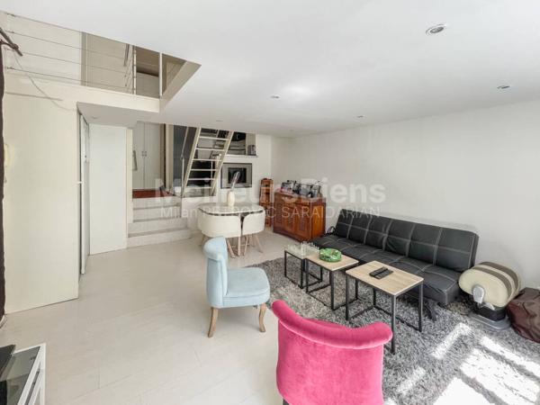 Paris 9ème - À VENDRE - Local d'activité avec commercialité en duplex de 50 m²