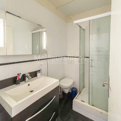 Paris 9ème - À VENDRE - Local d'activité avec commercialité en duplex de 50 m²