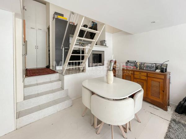 Paris 9ème - À VENDRE - Local d'activité avec commercialité en duplex de 50 m²