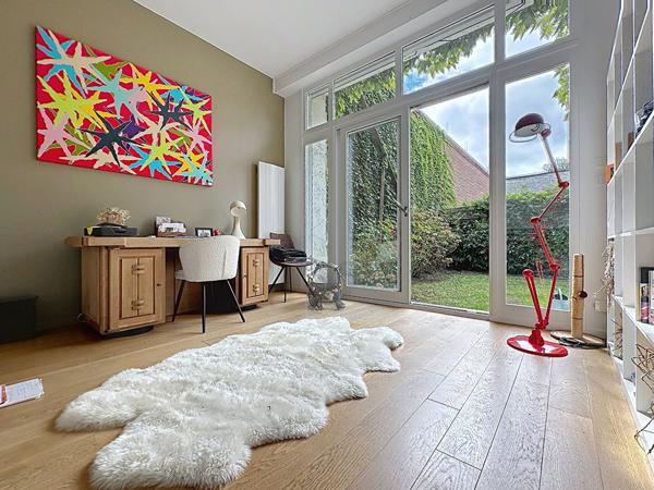Vieux Lille, exceptionnelle Maison + studio attenant de 216.69 m² carrez total, jardin, parkings, caves. Lille