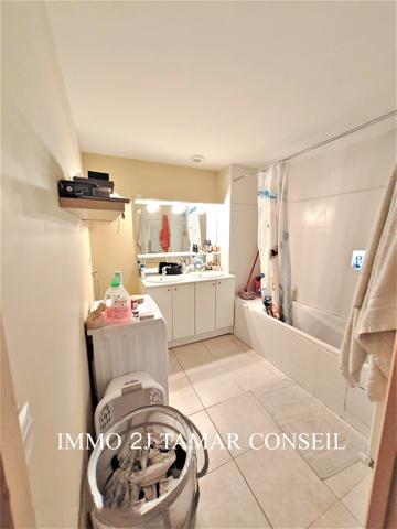 Cadenet (84160) Avenue Philippe de Girard Appartement T3 85,30 m² 84160 CADENET