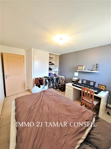 Cadenet (84160) Avenue Philippe de Girard Appartement T3 85,30 m² 84160 CADENET