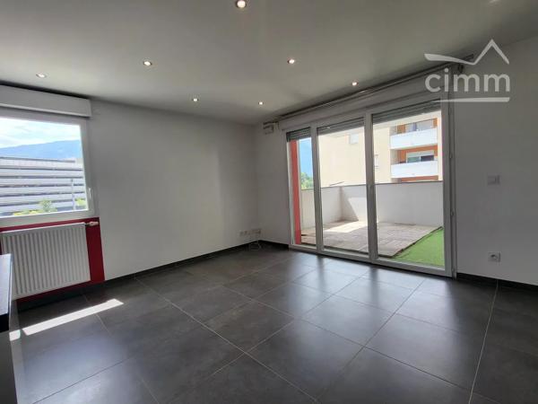 St Martin le Vinoux - appartement 2 chambres + balcon