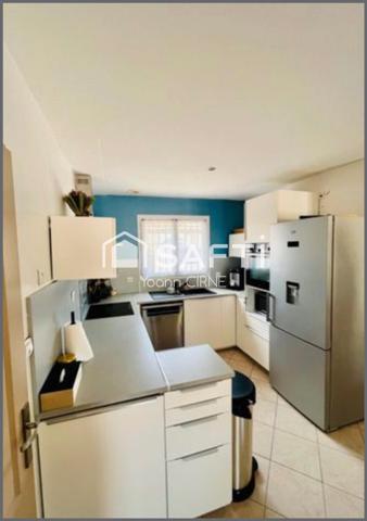 Maison Plain pied T4 100 m2 avec piscine, garage et dépendance