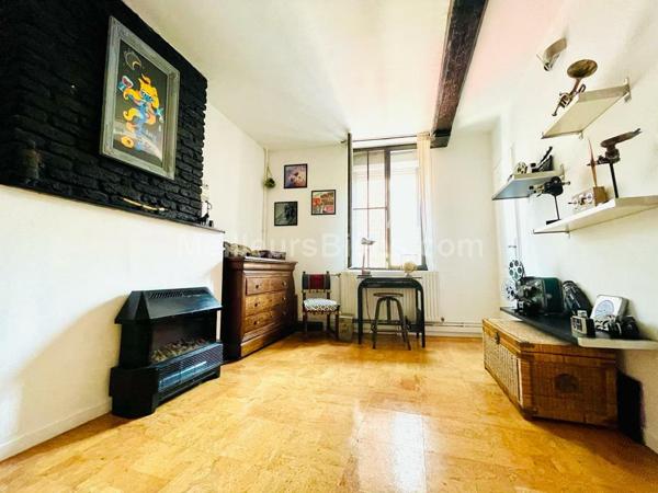 MAISON DANS LE CENTRE