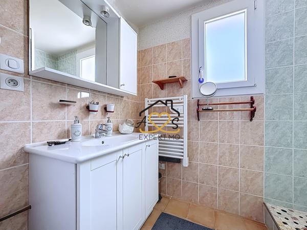 Égliseneuve-près-Billom (63160) PLAIN PIED AVEC ÉTANG - ÉGLISENEUVE PRÈS BILLOM 63160