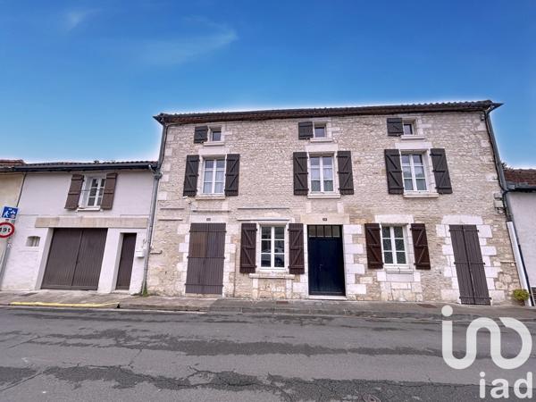 Maison à vendre 5 pièces 188 m² La Rochefoucauld-en-Angoumois