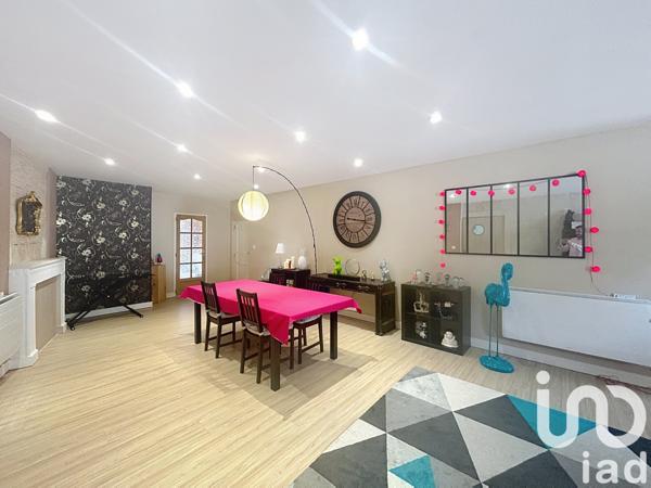 Maison à vendre 5 pièces 188 m² La Rochefoucauld-en-Angoumois