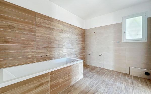 Maison à vendre    4 pièces • 137 m2 Fréjus