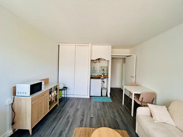 "APPARTEMENT MEUBLÉ 1 PIECE LE MANS 21M2"