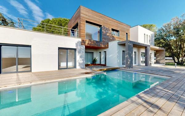 Maison à vendre    5 pièces •  Sommières