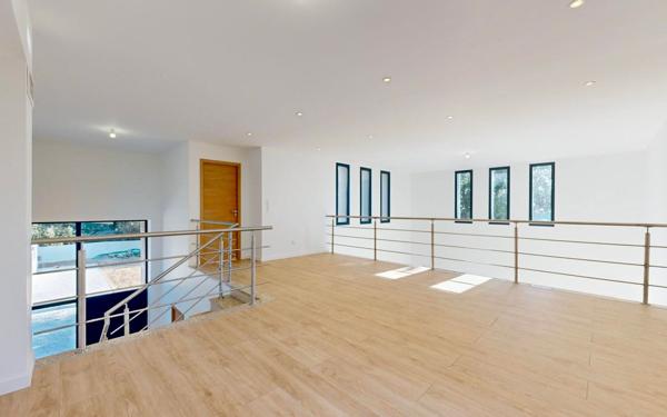 Maison à vendre    5 pièces •  Sommières