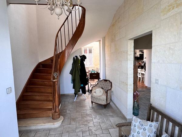 Maison Tonnay Charente 8 pièce(s) 215 m2
