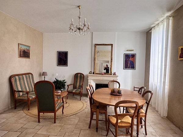 Maison Tonnay Charente 8 pièce(s) 215 m2