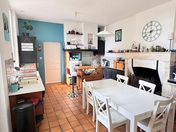 Maison Tonnay Charente 8 pièce(s) 215 m2