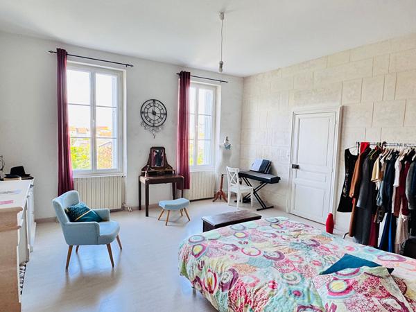 Maison Tonnay Charente 8 pièce(s) 215 m2