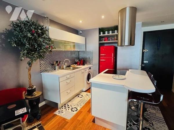 NEUILLY SUR SEINE - MARCHE DES SABLONS - 2 PIECES 