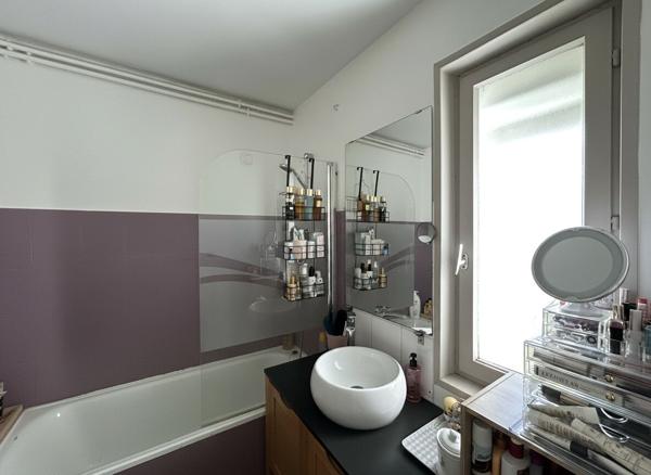 Appartement 5 pièces 115 m2 avec ascenseur + stationnement