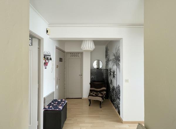 Appartement 5 pièces 115 m2 avec ascenseur + stationnement