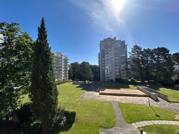 Appartement 5 pièces 115 m2 avec ascenseur + stationnement