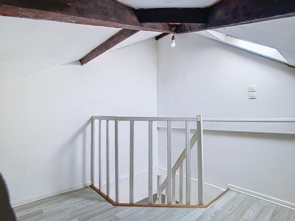 Centre-ville de Saumur : maison avec cour et garage