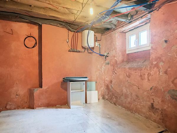 Centre-ville de Saumur : maison avec cour et garage