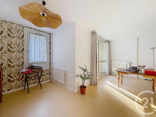 Appartement F4 à vendre  4 pièces - 84,35 m 2   COMPIEGNE  - 60
