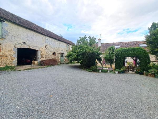 Maison à Beaumont-sur-Sarthe, 72170 - 7 pièces 143m²