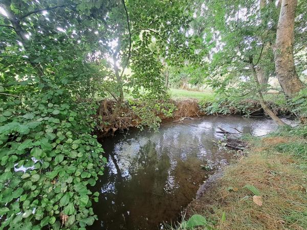 Maison à Beaumont-sur-Sarthe, 72170 - 7 pièces 143m²