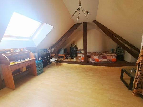 Maison à Beaumont-sur-Sarthe, 72170 - 7 pièces 143m²